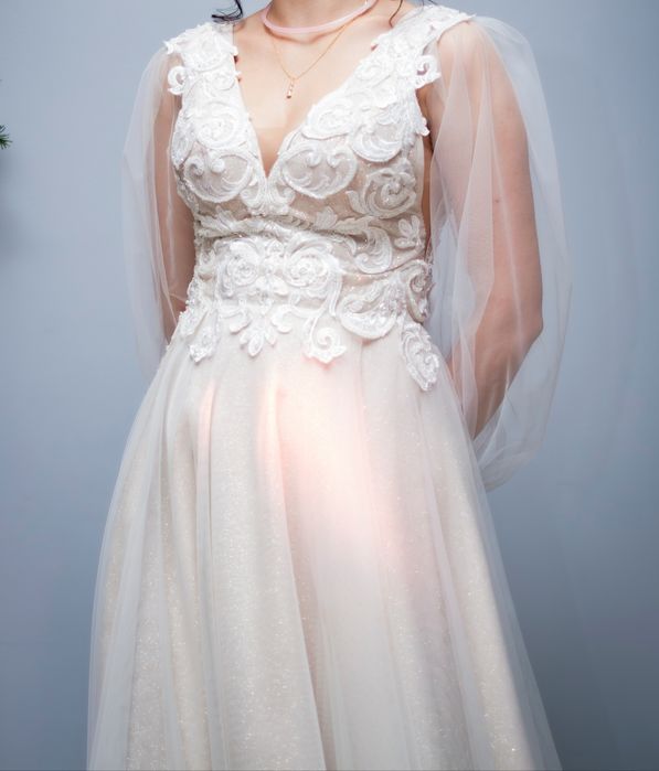 Suknia ślubna beżowa