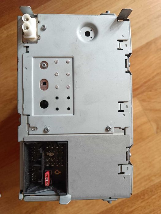 Rádio Blaupunkt para automóvel, em muito bom estado