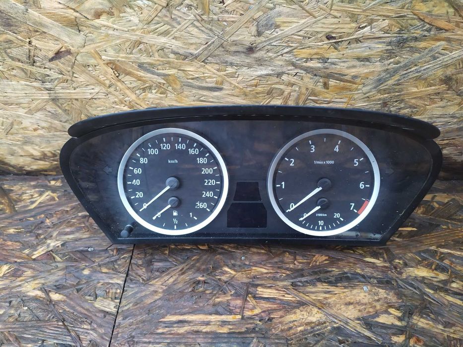 Щиток приладів приборка БМВ Е60 Bmw 5 e60 e61 2.5 3.0 m54 4.4 бензин