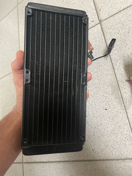 Water Cooler Corsair H100 + Cooler AMD FX
