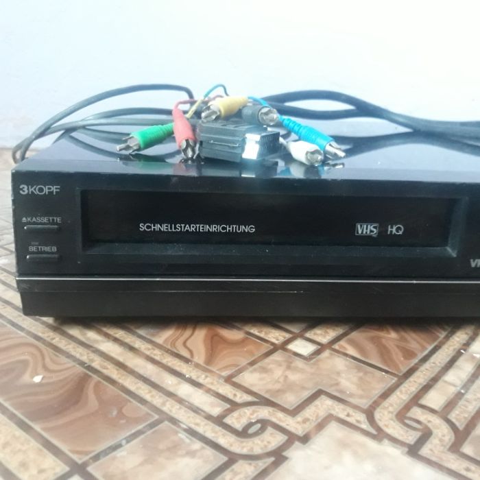 Відеомагнітофон .