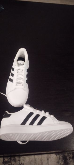 Sapatilhas adidas novas