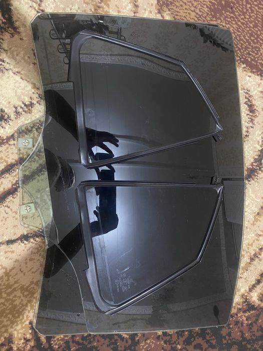 Скло на мазду 6