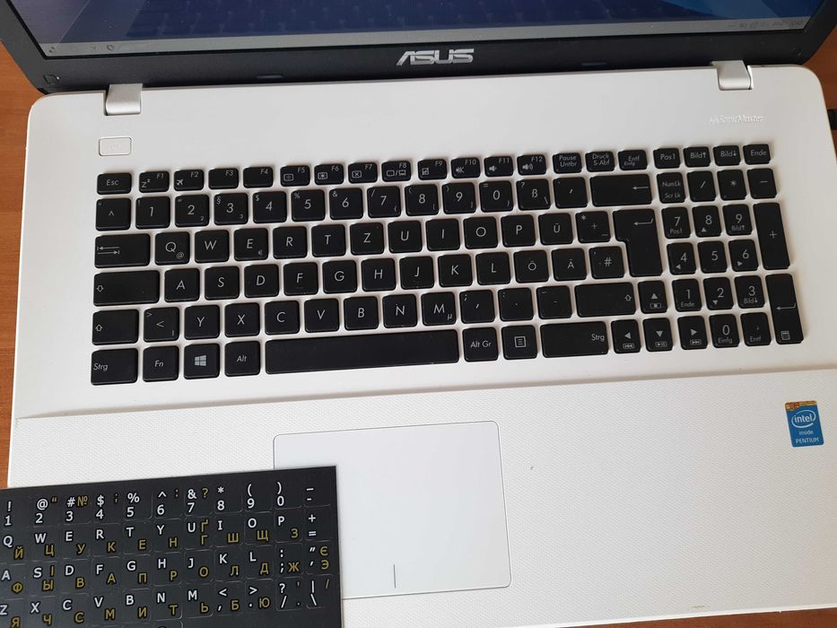 тонкий большой 17" ноутбук, ssd