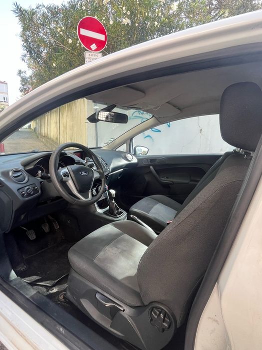 Ford Fiesta Van 1.4 TDCi Comercial – Económico e Fiável