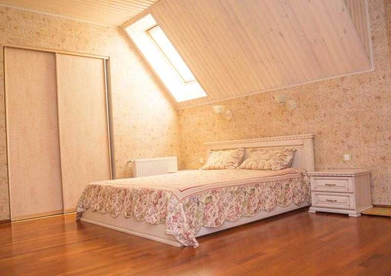 Продам сучасний будинок, 181 м², 6 соток в центрі Авангарду!