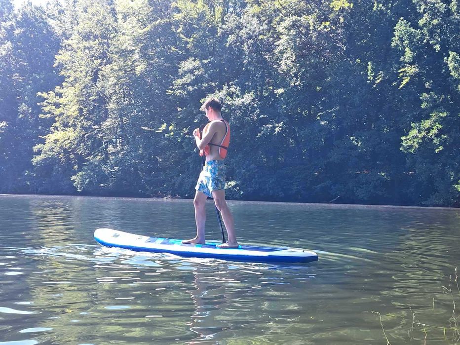 Domki letniskowe nad jeziorem w Poroście