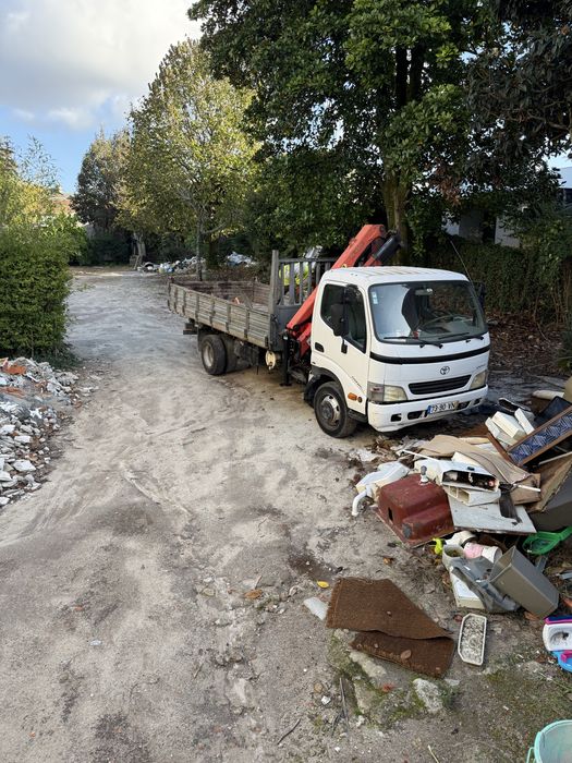 Recolha e Tratamento de Entulhos / aluguer de contentores