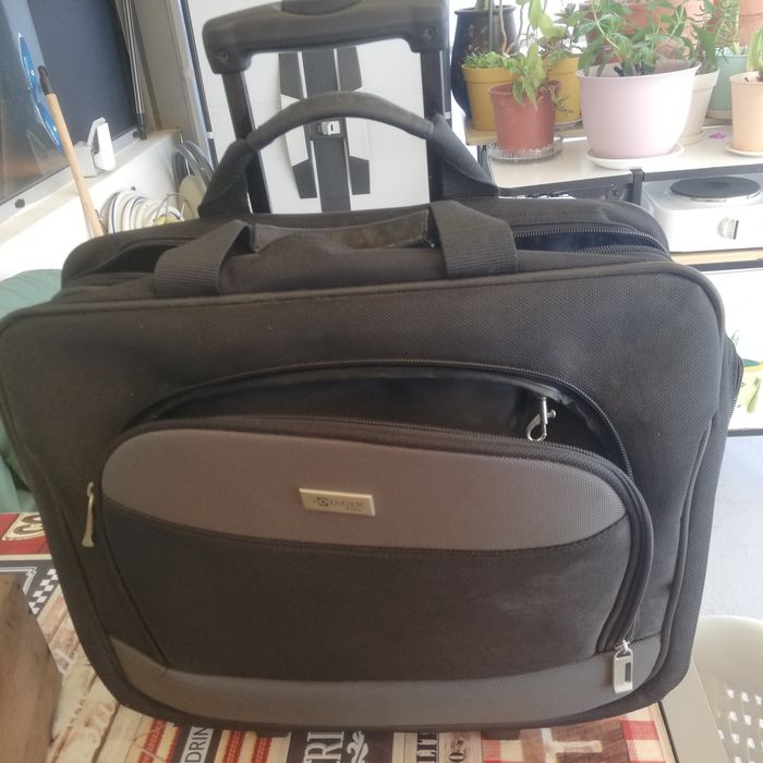 Trolley Para portátil com muita arrumação