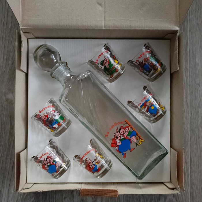 Подарунковий набір Графин 500мл + 6 чарок з тостами