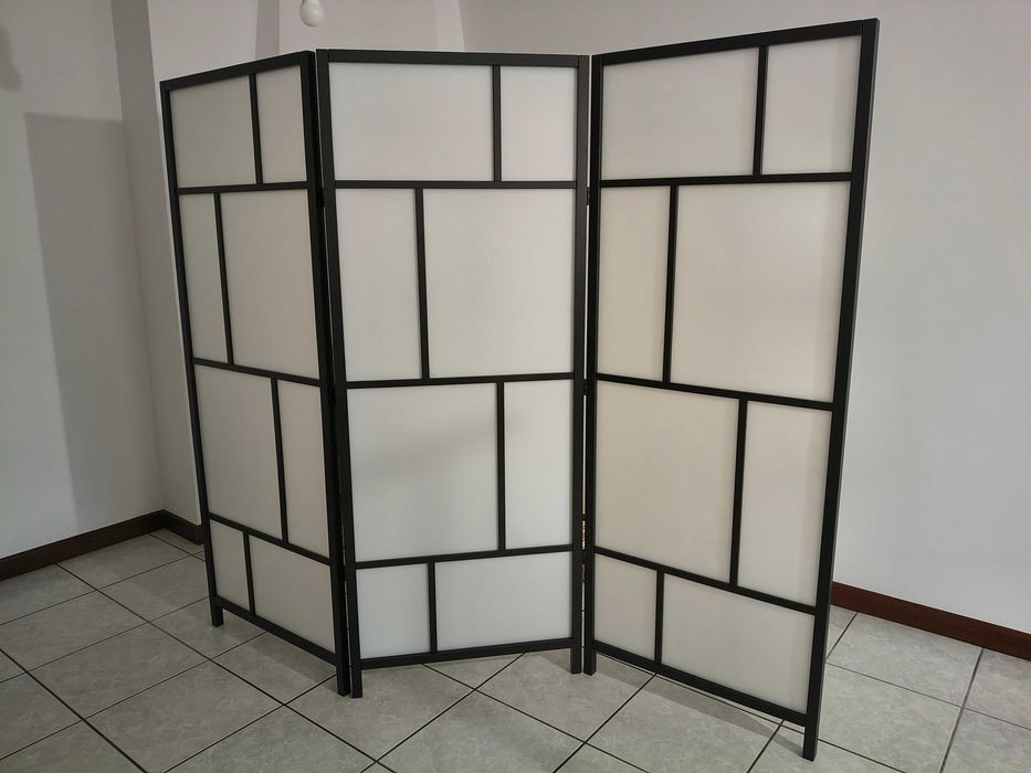 Biombo Ikea RISÖR branco e preto 216 x 185 cm