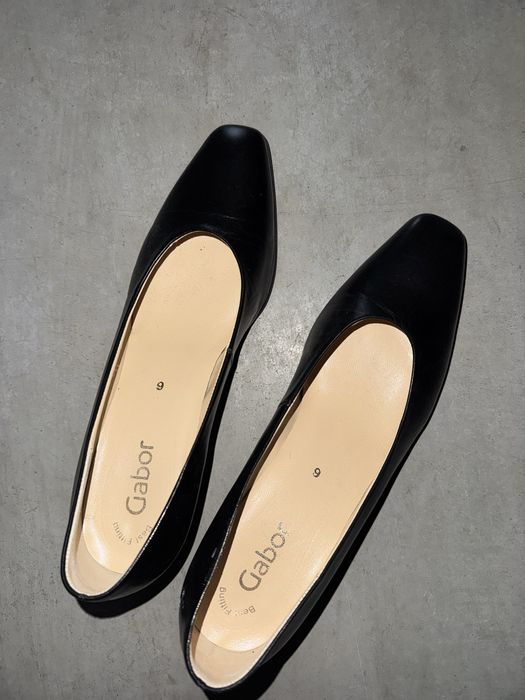 Czółenka Gabor na niskim słupku