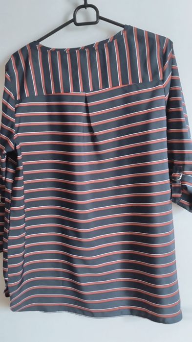 Ciekawa sportowa bluzka roz.L