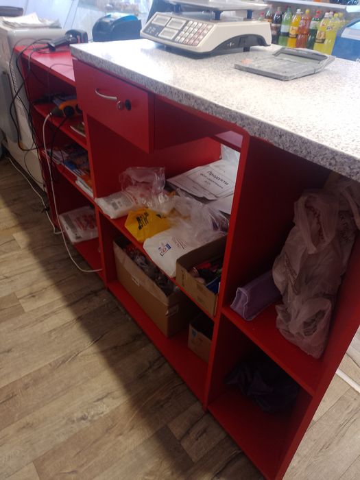 Холодильне обладнання,місце продавця