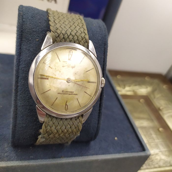 Zegarek mechaniczny mir