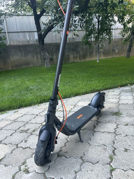 Електросамокат Segway-Ninebot F2 Plus E, майже новий, 130 км пробіг, ще на гарантії