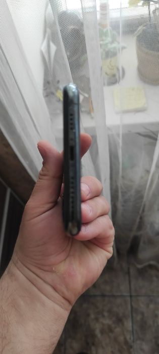 Продам IPhone 11 pro max 256