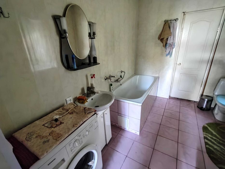 Будинок на просторій земельній ділянці між Базарчиком та Сушильним