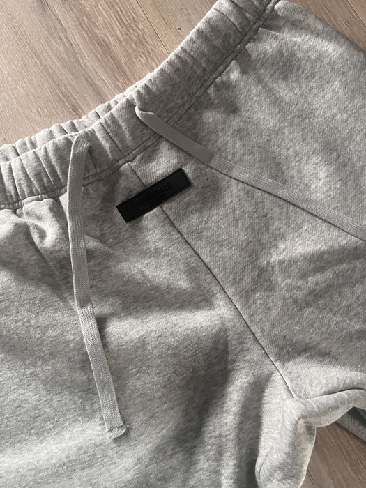 Komplet dresu Essentials