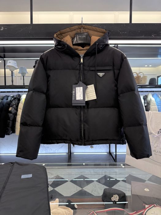 Prada re neylon куртка зимова жіноча прада нейлонова пухова