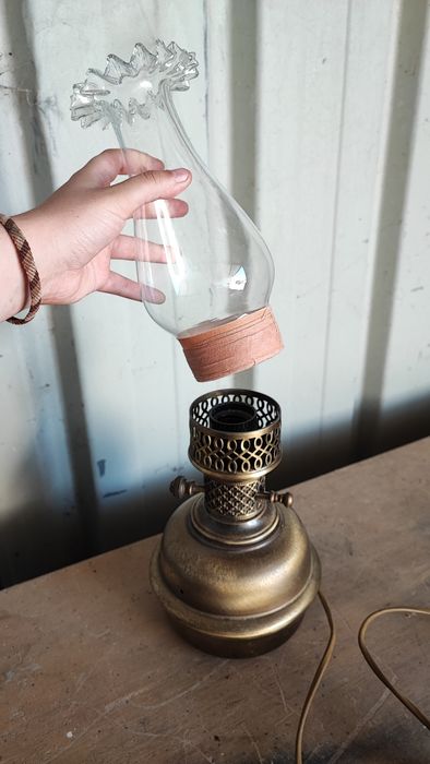 Candeeiro antigo eletrificado