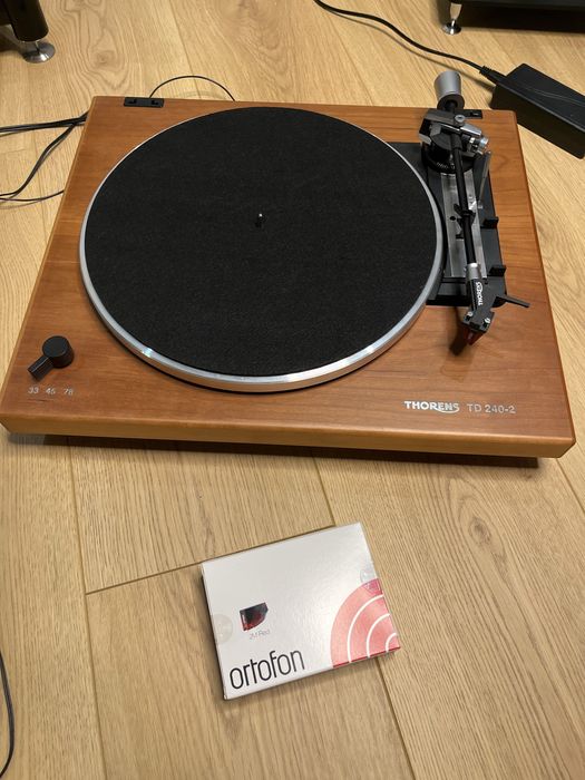Thorens TD 240-2 Ortofon Red