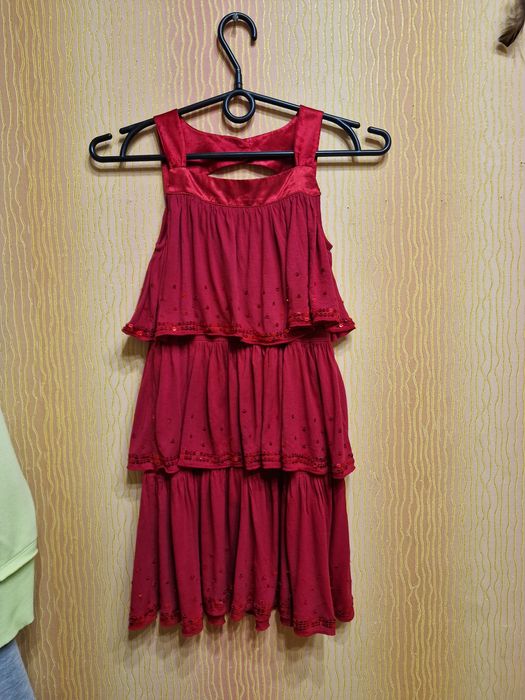 Червона сукня святкова сукня воланами пишна платье красное