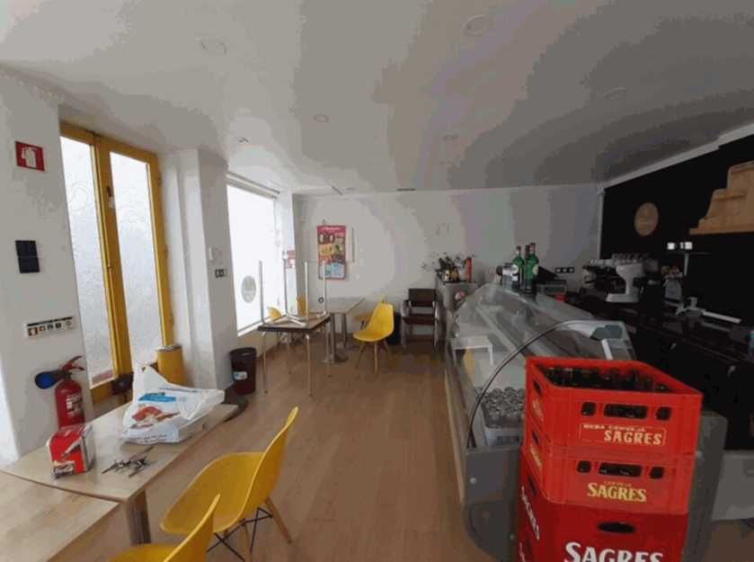 Arrenda-se Café Amarelinho – Totalmente Equipado | Pontinha | Em Frente à Escola Braancamp Freire