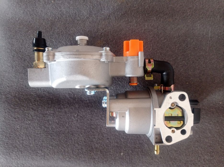 Карбюратор с газовым редуктором для бензогенератора