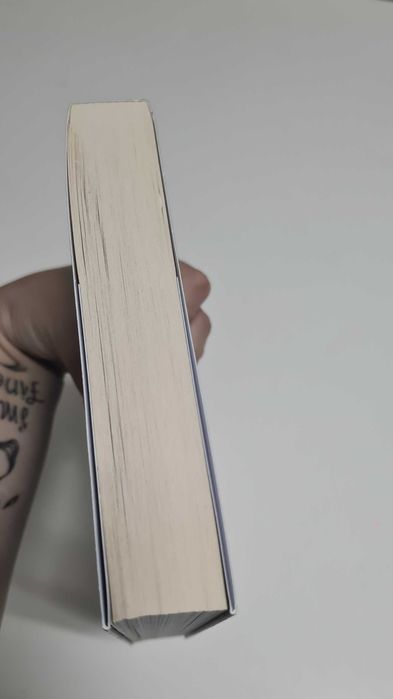 Livro Hooked - Emily McIntire (Edição em Português - Bertrand)