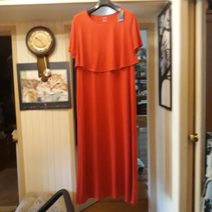Suknię elegancką sprzedam