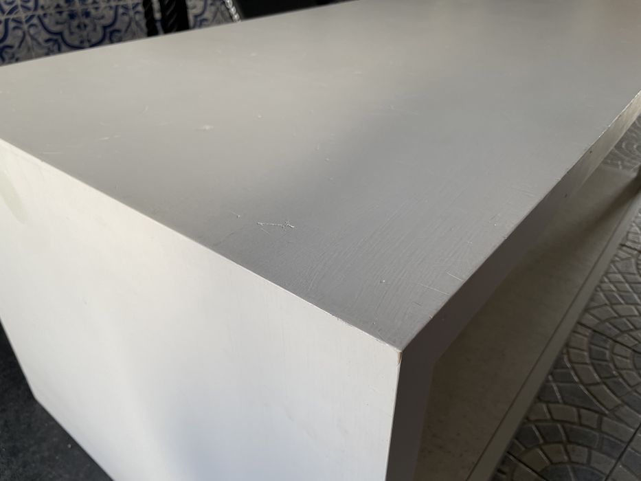 Móvel de apoio / criança