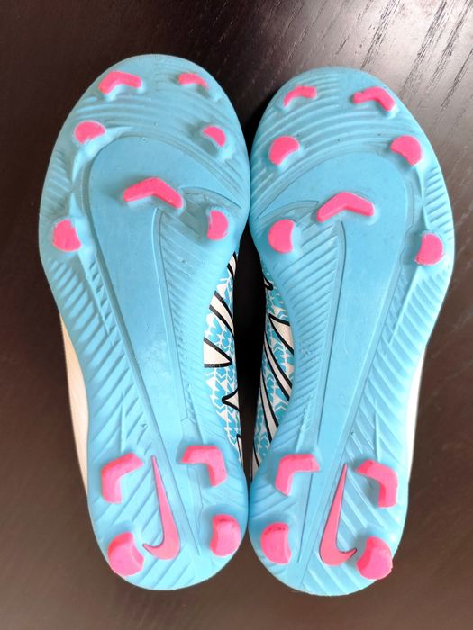 Chuteiras de Futebol - Nike Mercurial Superfly 9 Club (Tam. 33)