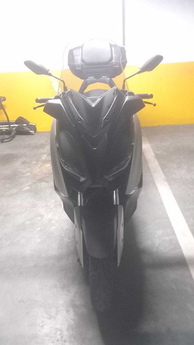 Yamaha XMAX 300 ABS 2018 – Revisões em dia – Extras – Muito estimada