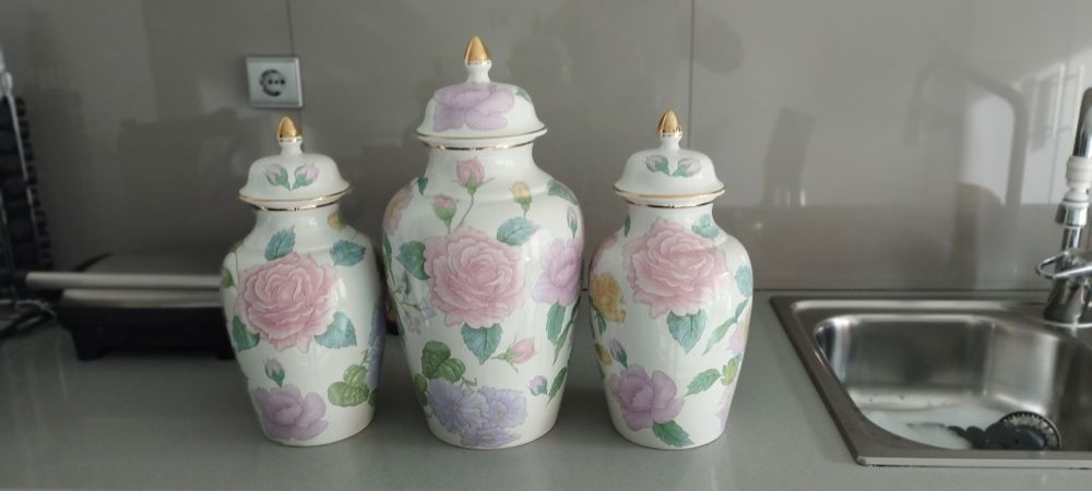 Biblos em muito bom estado, como novos.