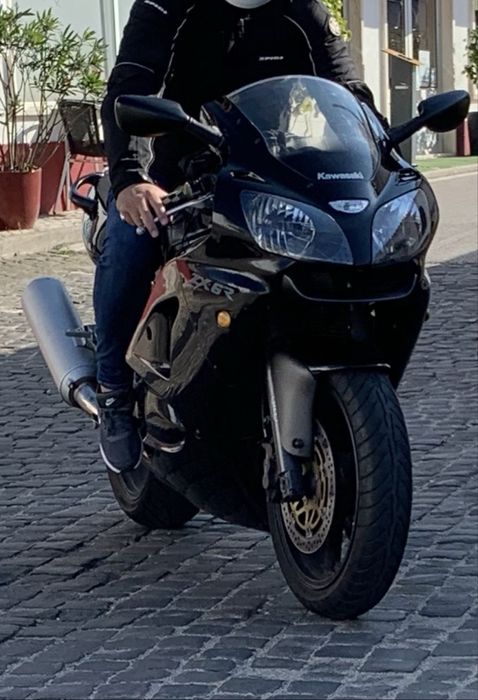 Kawasaki Ninja ZX-6R (2004) – Estado Impecável / Pronta a Rolar