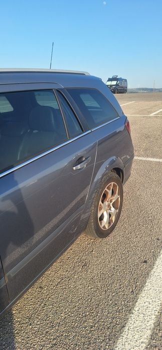 Opel Astra Caravan 1.3 CDTI (2006) – Inspeção válida até 05/2027 - Familiar Espaçosa e Económica