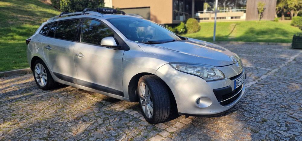 RENAULT MEGANE Sport Tourer Dynamique — photo 3