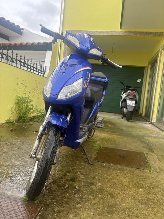 Mota eletriica em boas condiçoēs