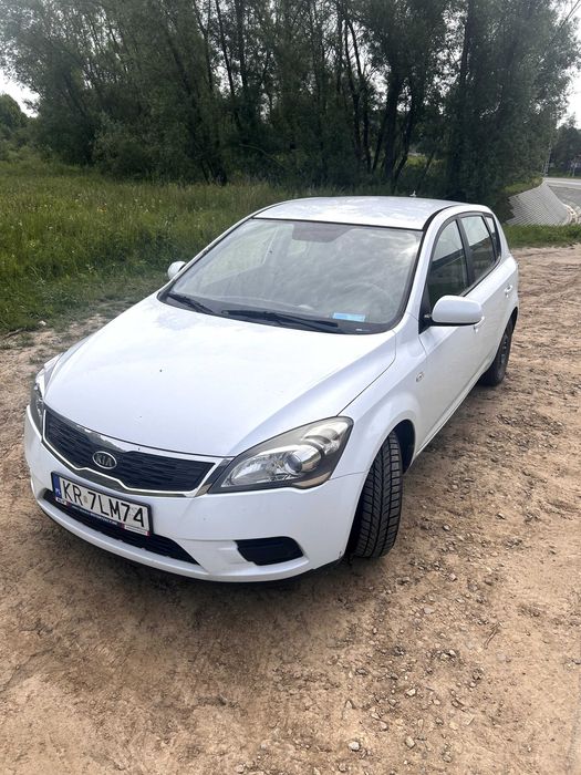 Samochód marki KIA Ceed 2012