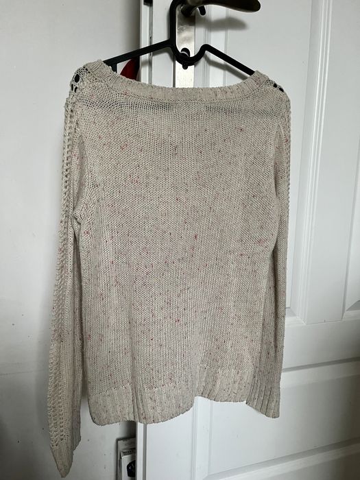 Sweter z dziurami rozmiar S
