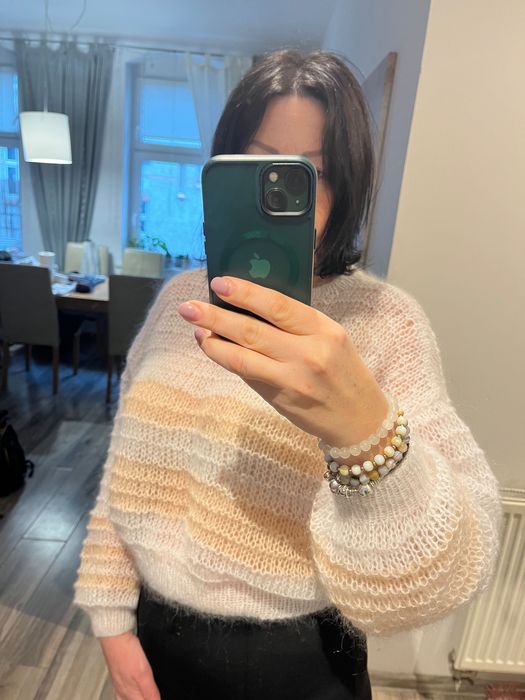 Stylowy ciepły sweter