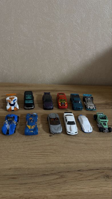 Набір  металевих машинок Hot Wheels