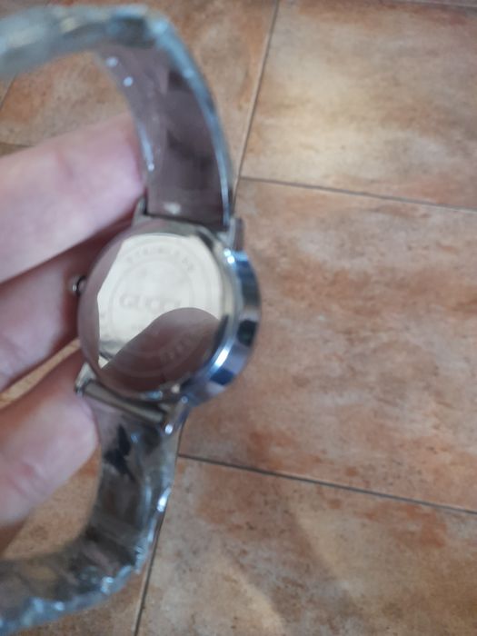 Часы женские Gucci