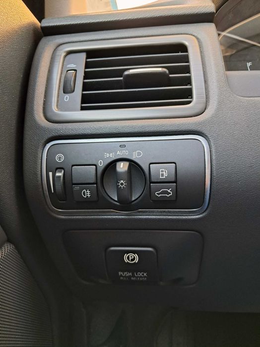 Carrinha XC70 2.0 D4 Momentum Geartronic
