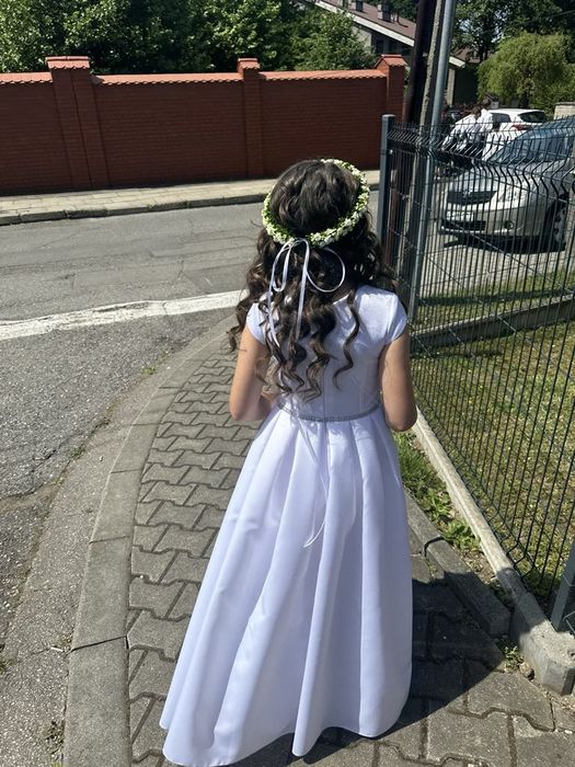 Piękna sukienka komunijna