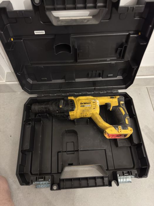 Mlotowiertarka  DeWalt  DCH133