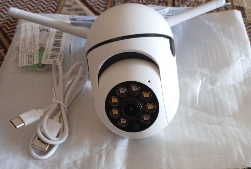 Продам поворотную WI-FI видеокамеру Smart Camera