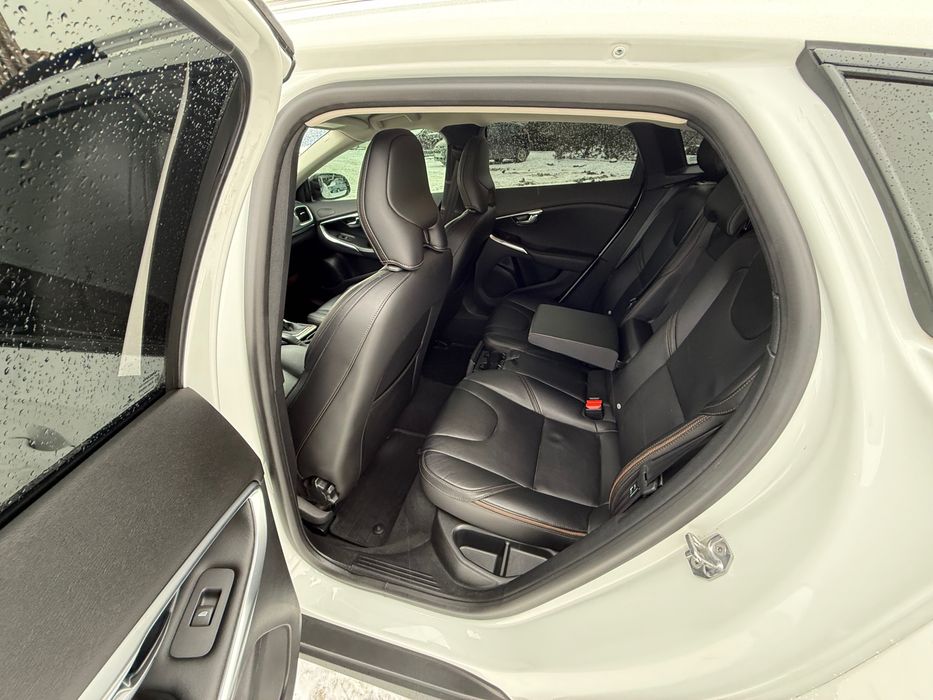 Volvo V-40 Cross Country