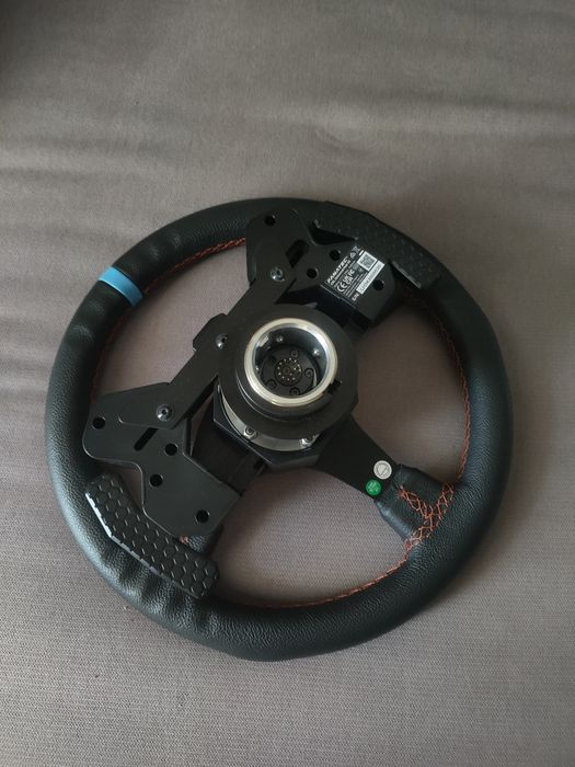 volante fanatec igual a novo